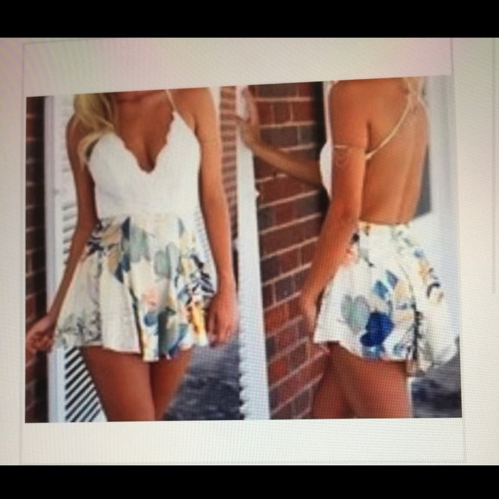 Four dresses and one short dress on sale. Size S